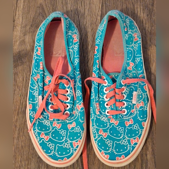 Vans x Hello Kitty Collection Authentic Lo Pro Hello Kitty Vans. - Picture 7 of 13